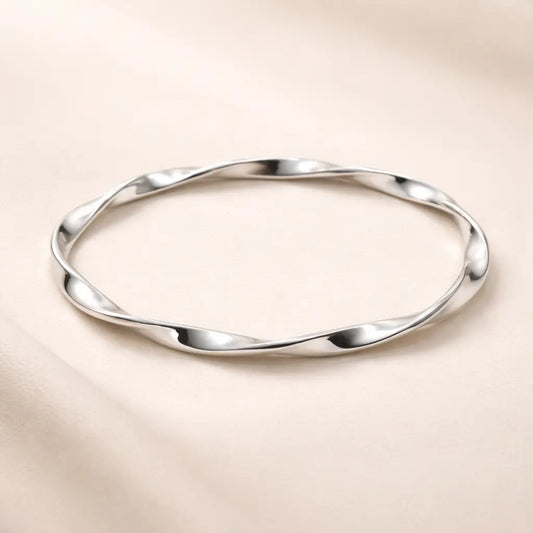 Twisted Wave Bangle in 925 Sterling Silver (Size 2.6)