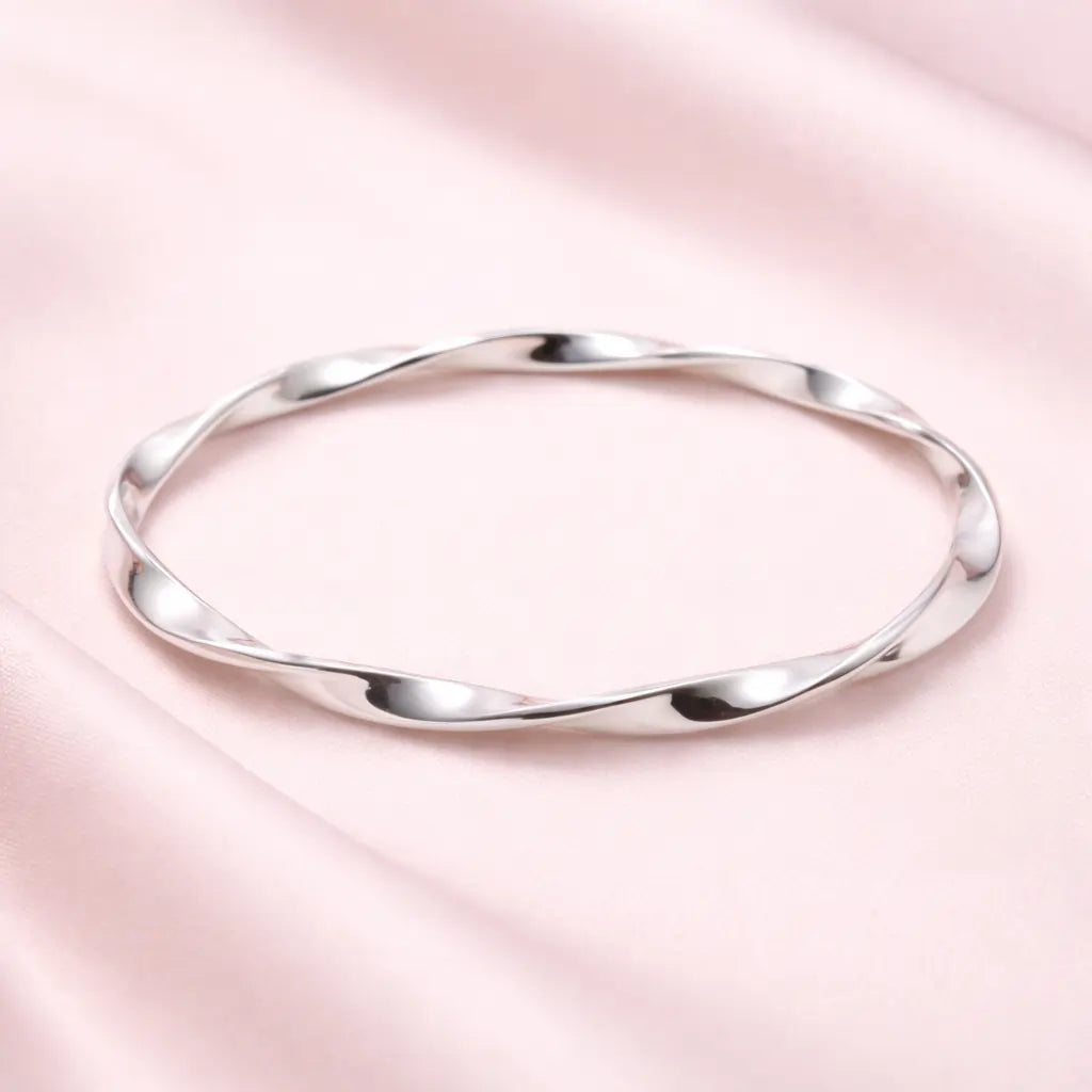 Twisted Wave Bangle in 925 Sterling Silver (Size 2.6)
